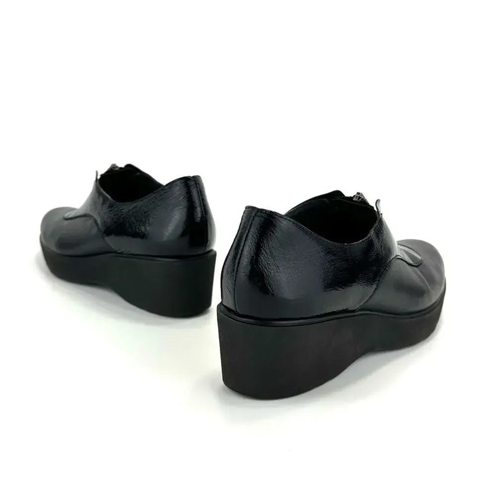 Munro Black Leather Platform Wedges Size 9.5 Zipper Closure Low Top Lightweight